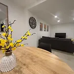 Chez Cricri, Modern *