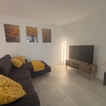 Chez Cricri, Modern Appartement Bizanet