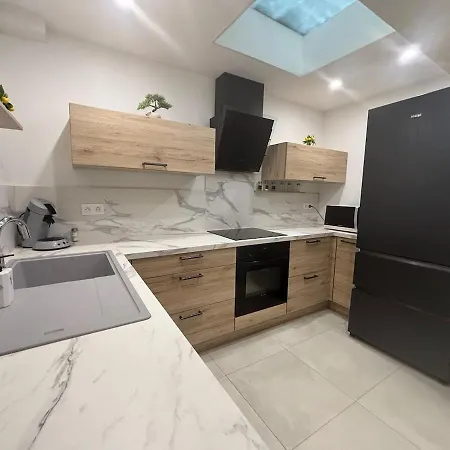 Chez Cricri, Modern