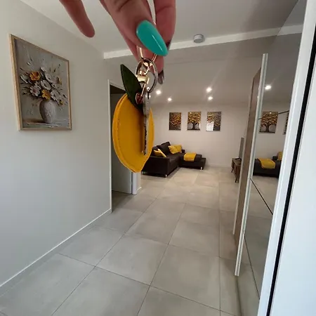 Chez Cricri, Modern Apartamento
