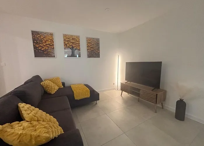 Chez Cricri, Modern Appartement Bizanet